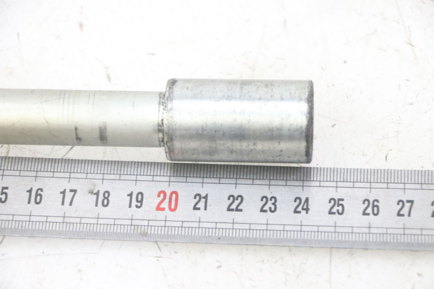 photo de AXE ROUE AVANT HONDA FORZA ABS 300 (2013 - 2017) - Détail de la pièce