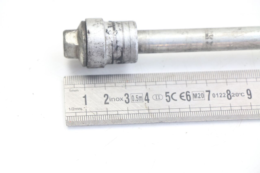 photo de AXE ROUE AVANT HONDA FORZA 125 (2015 - 2016) - Zoom état d’usage