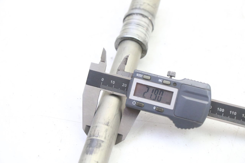 photo de AXE ROUE AVANT YAMAHA FZ6 FAZER S2 600 (2007 - 2011) - Vue d’ensemble