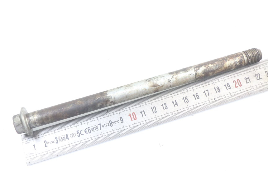 photo de AXE ROUE AVANT SUZUKI GN 125 (1997 - 2000) - Détail de la pièce