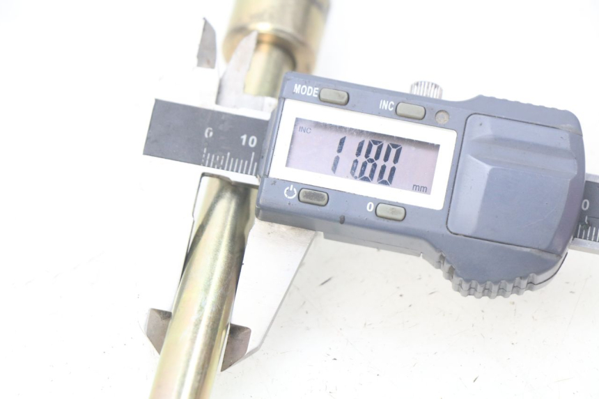 photo de AXE ROUE AVANT TNT MOTOR GRIDO 2T 50 (2010 - 2019) - Autre angle de vue