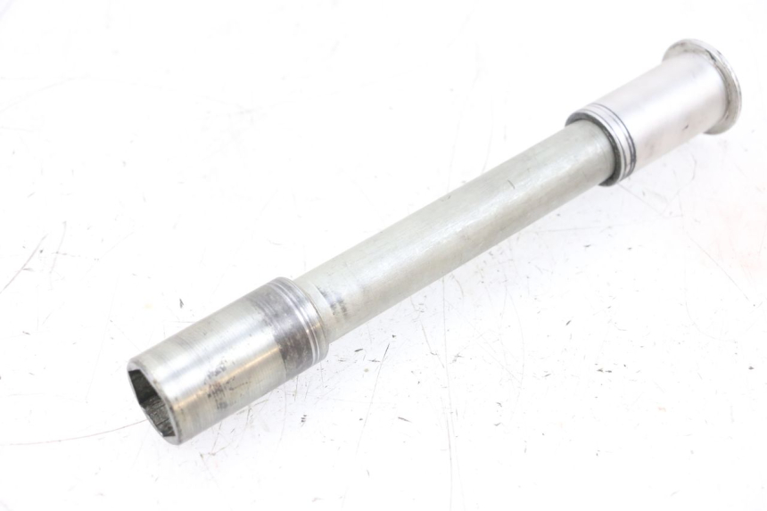 photo de AXE ROUE AVANT SUZUKI GSXR GSX-R 1000 (2003 - 2004) - Gros plan technique