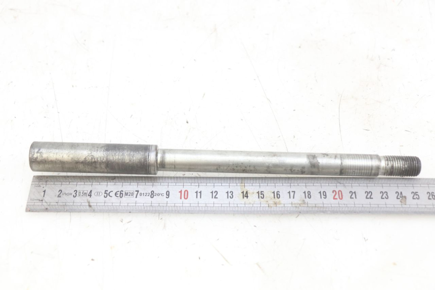 photo de AXE ROUE AVANT SYM GTS EFI 125 (2012 - 2016) - Zoom état d’usage