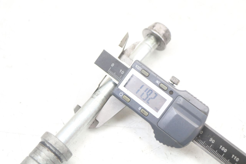 photo de AXE ROUE AVANT HONDA PCX (JF28) 125 (2009 - 2011) - Gros plan technique