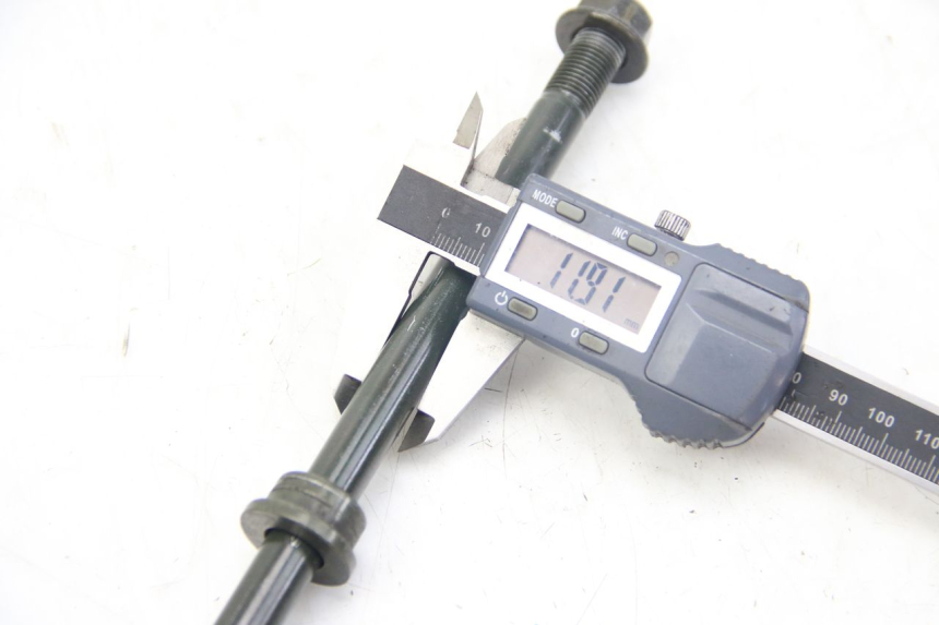 photo de AXE ROUE AVANT SYM JET 4 4T 50 (2018 - 2021) - Zoom état d’usage