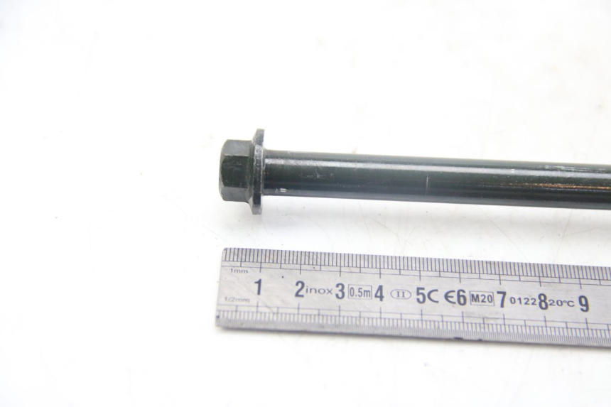 photo de AXE ROUE AVANT SYM JET 4 4T 50 (2018 - 2021) - Gros plan technique