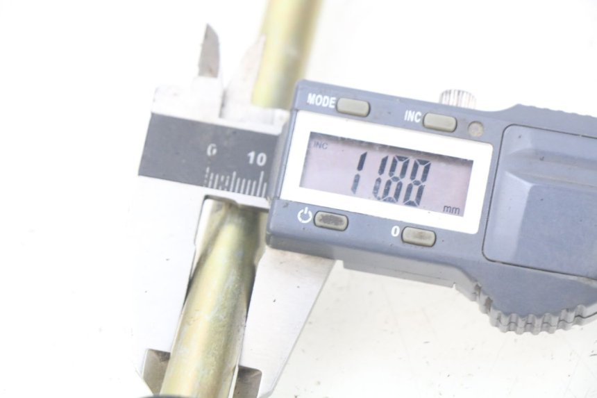 photo de AXE ROUE AVANT SYM JET EURO X 2T 50 (2003 - 2007) - Autre angle de vue