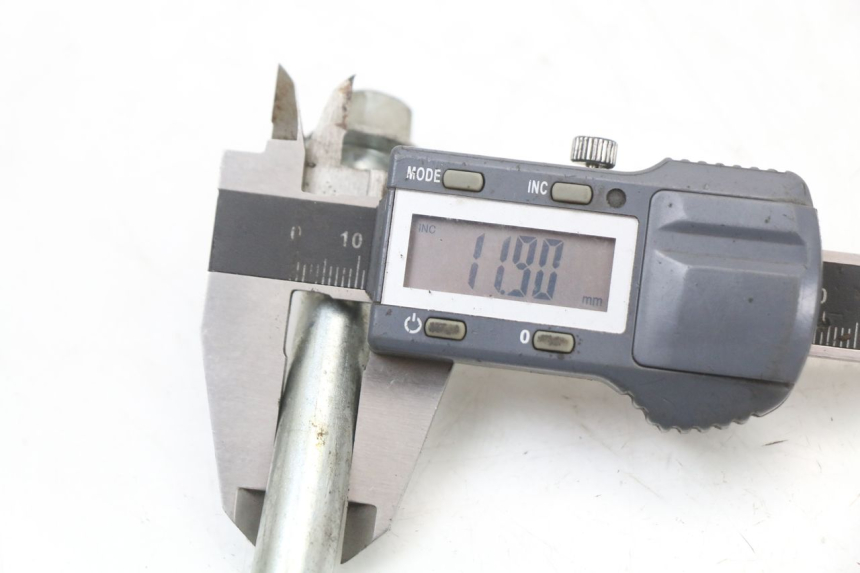 photo de AXE ROUE AVANT SYM JOYRIDE EVO 125 (2009 - 2016) - Autre angle de vue