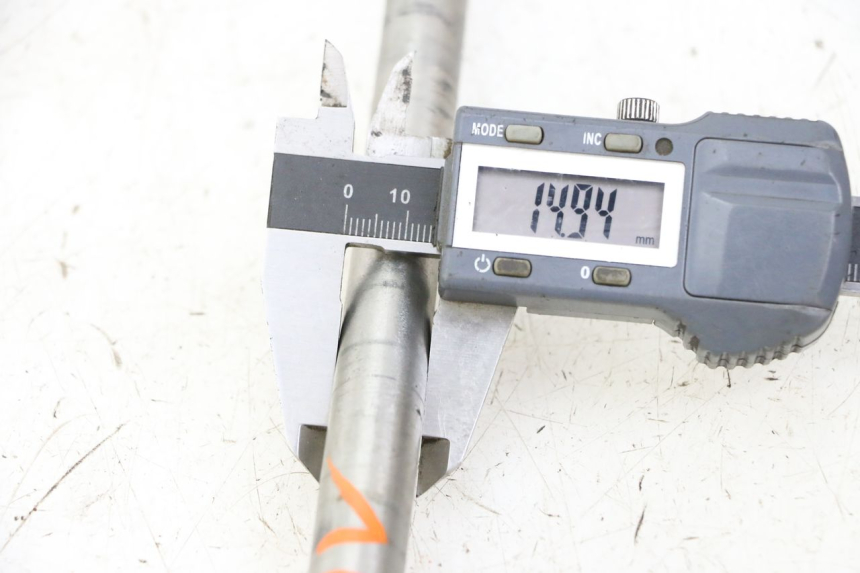 photo de AXE ROUE AVANT KEEWAY K-LIGHT KLIGHT 125 (2018 - 2025) - Autre angle de vue