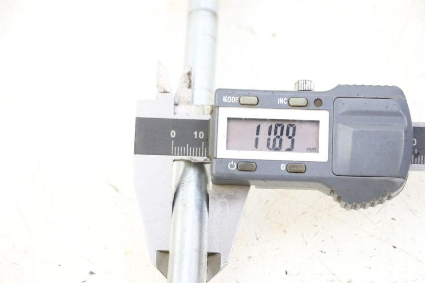 photo de AXE ROUE AVANT KIDEN KD125-G 125 (2018 - 2022) - Autre angle de vue