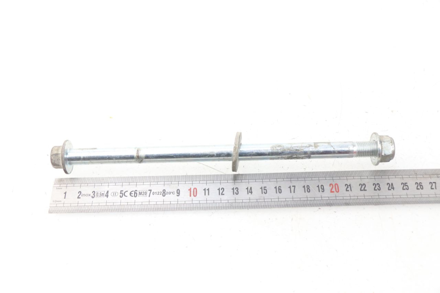 photo de AXE ROUE AVANT PEUGEOT KISBEE 2T 50 (2010 - 2017) - Autre angle de vue