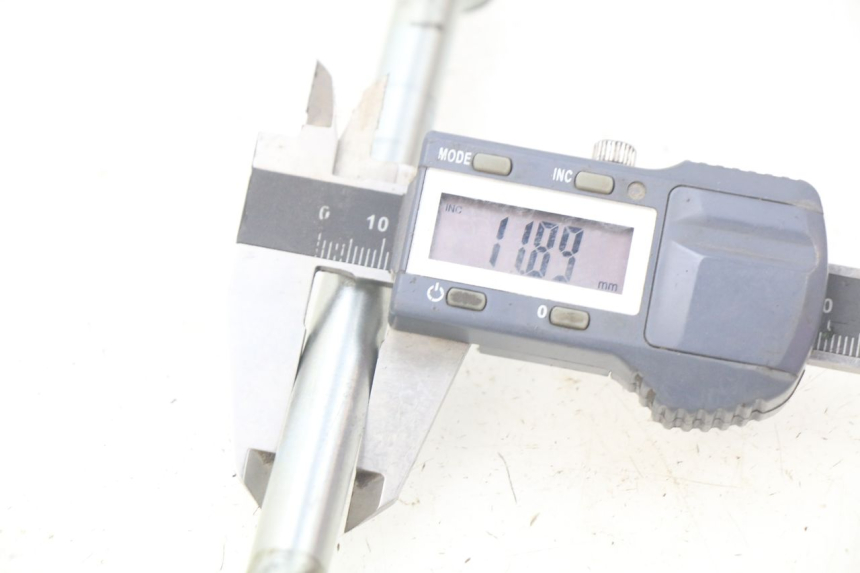 photo de AXE ROUE AVANT PEUGEOT KISBEE 2T 50 (2010 - 2017) - Détail de la pièce