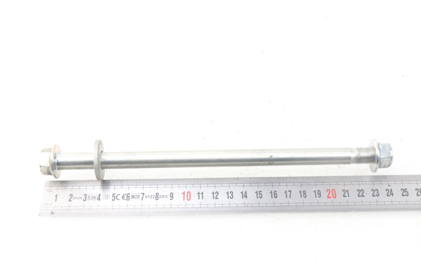 photo de AXE ROUE AVANT PEUGEOT KISBEE 4T 50 (2018 - 2022) - Zoom état d’usage