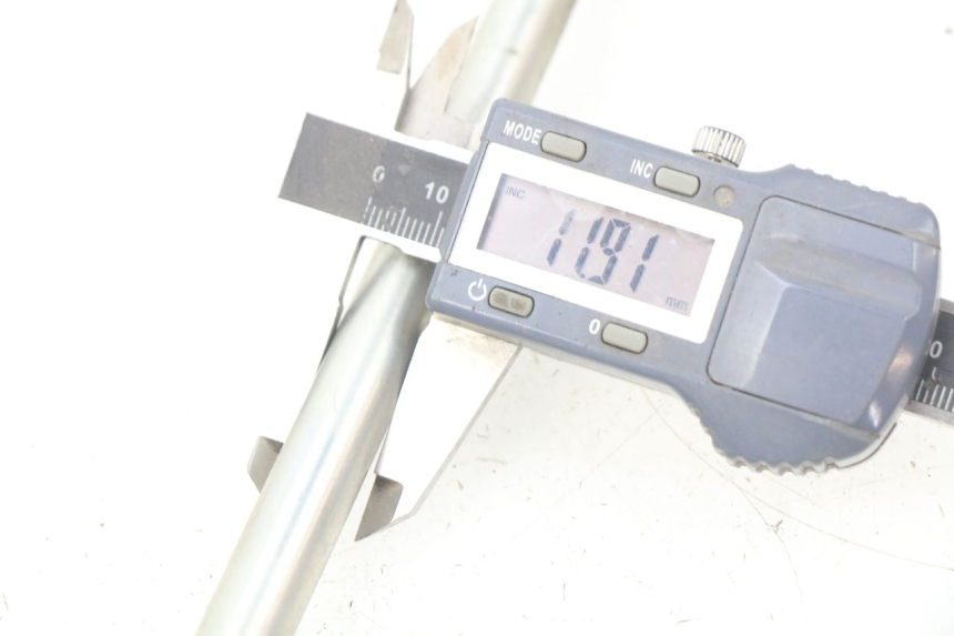 photo de AXE ROUE AVANT PEUGEOT KISBEE 4T 50 (2018 - 2022) - Détail de la pièce