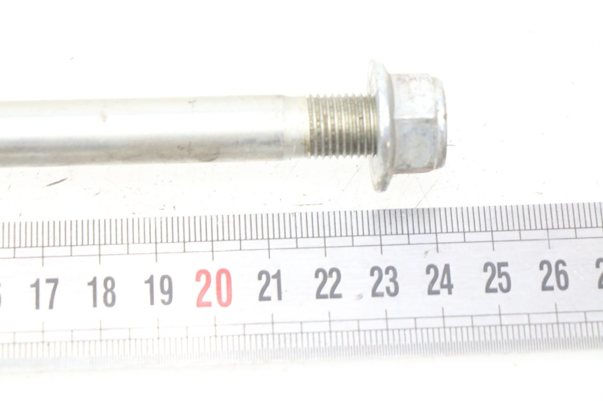 photo de AXE ROUE AVANT PEUGEOT KISBEE 4T 50 (2018 - 2022) - Zoom état d’usage