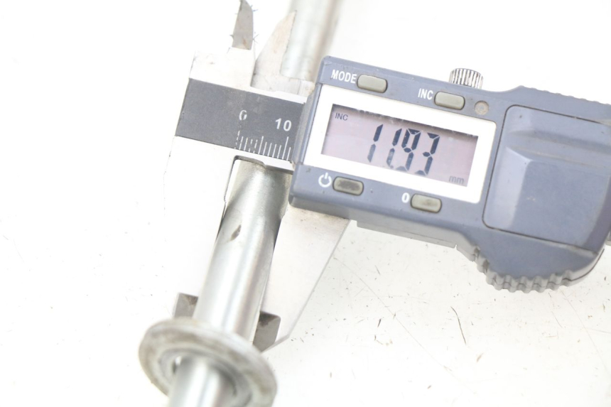 photo de AXE ROUE AVANT PEUGEOT KISBEE 4T 50 (2018 - 2022) - Autre angle de vue