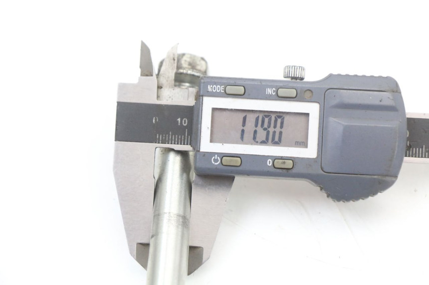 photo de AXE ROUE AVANT PEUGEOT KISBEE 4T 50 (2018 - 2022) - Autre angle de vue