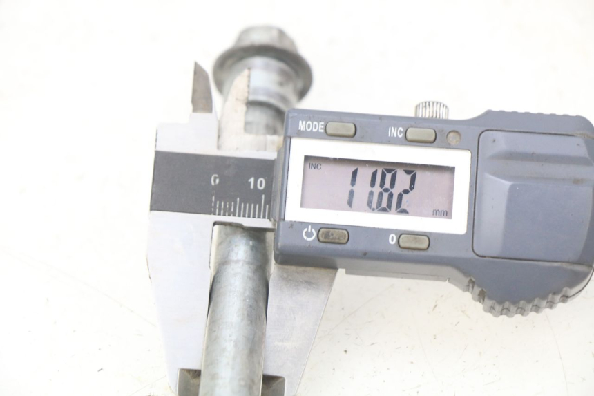 photo de AXE ROUE AVANT POCKET BIKE KXD 50 - Détail de la pièce