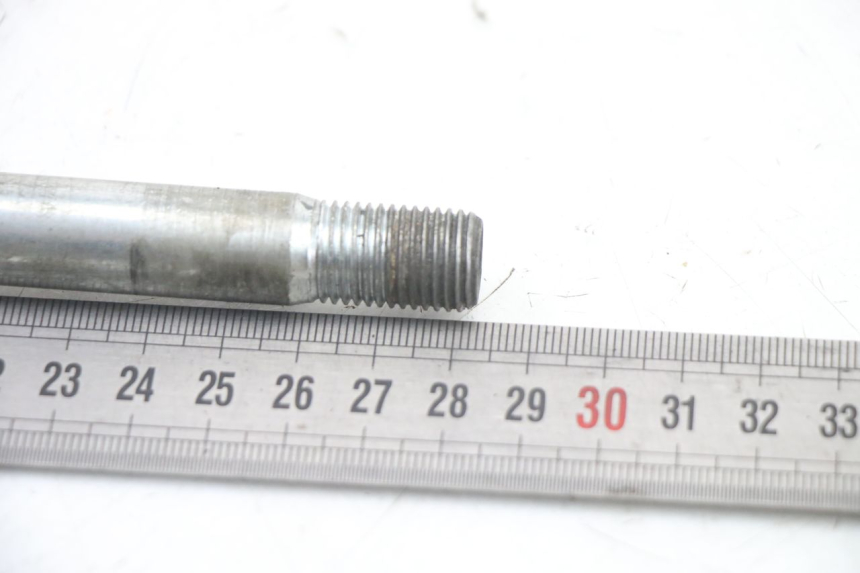 photo de AXE ROUE AVANT KYMCO DINK STREET 125 (2009 - 2014) - Autre angle de vue