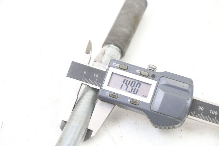 photo de AXE ROUE AVANT KYMCO DINK STREET 125 (2009 - 2014) - Vue d’ensemble