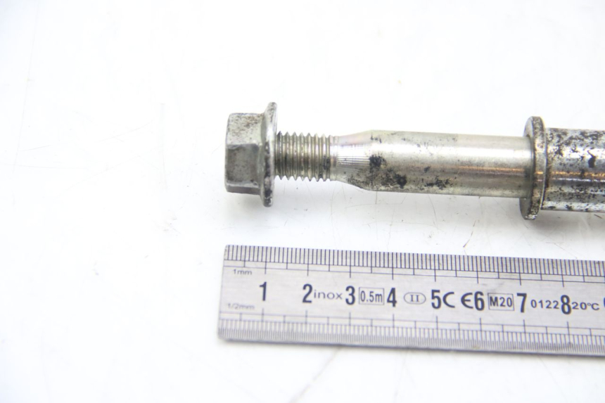 photo de AXE ROUE AVANT PIAGGIO LIBERTY IGET 4T 50 (2015 - 2020) - Gros plan technique