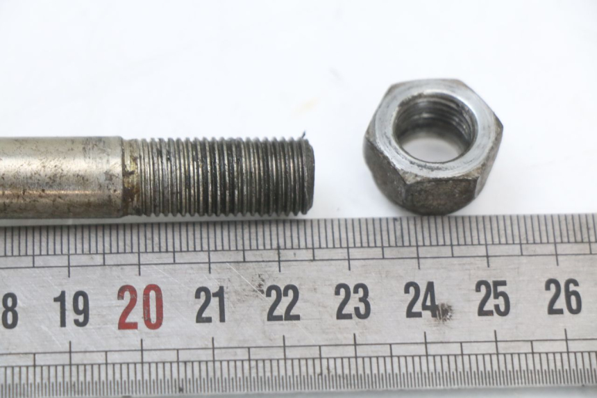 photo de AXE ROUE AVANT PEUGEOT LUDIX 50 (2008 - 2017) - Zoom état d’usage