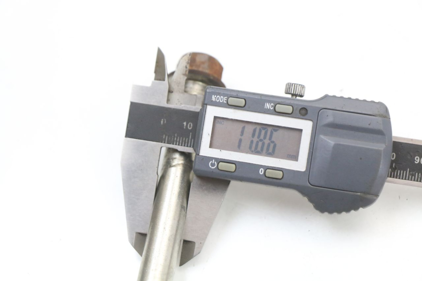 photo de AXE ROUE AVANT PEUGEOT LUDIX 50 (2008 - 2017) - Autre angle de vue