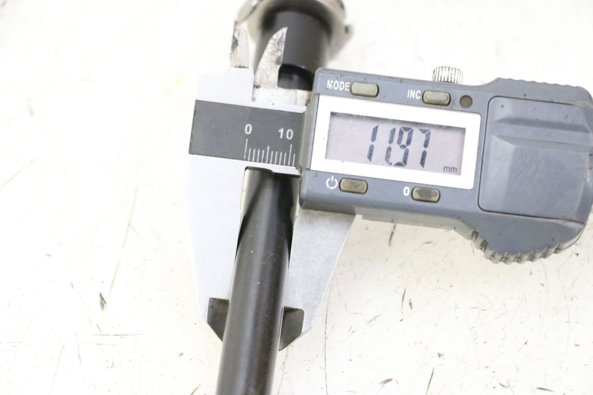 photo de AXE ROUE AVANT DUALTRON MINI SPECIAL 1 - Autre angle de vue