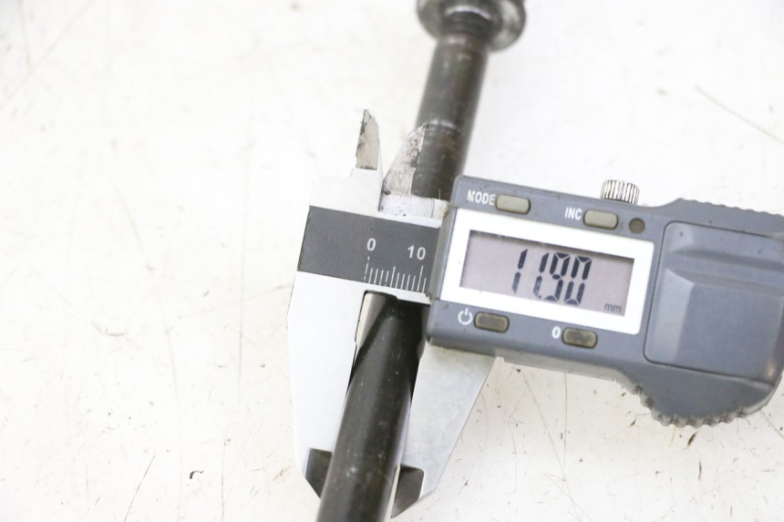 photo de AXE ROUE AVANT KYMCO LIKE 4T 50 (2019 - 2025) - Autre angle de vue