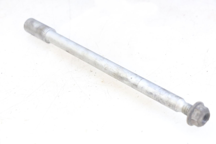 photo de AXE ROUE AVANT PIAGGIO NEW TYPHOON 50 (2010 - 2017) - Gros plan technique