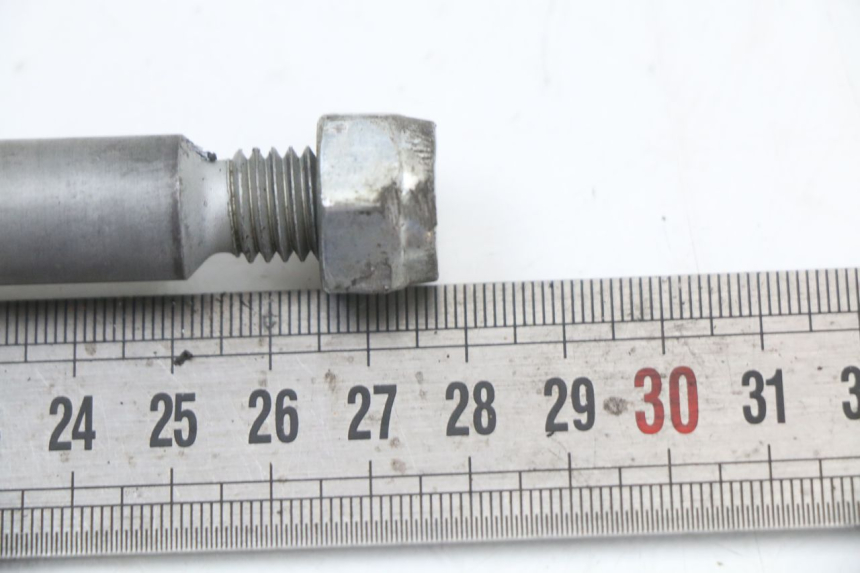 photo de AXE ROUE AVANT PIAGGIO NEW TYPHOON 50 (2018 - 2021) - Zoom état d’usage