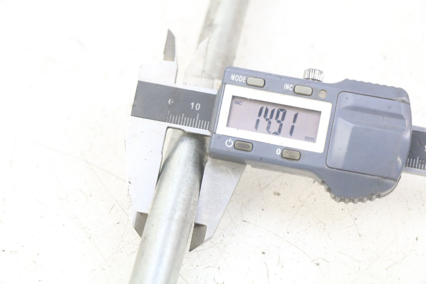 photo de AXE ROUE AVANT GILERA NEXUS 125 (2007 - 2009) - Détail de la pièce