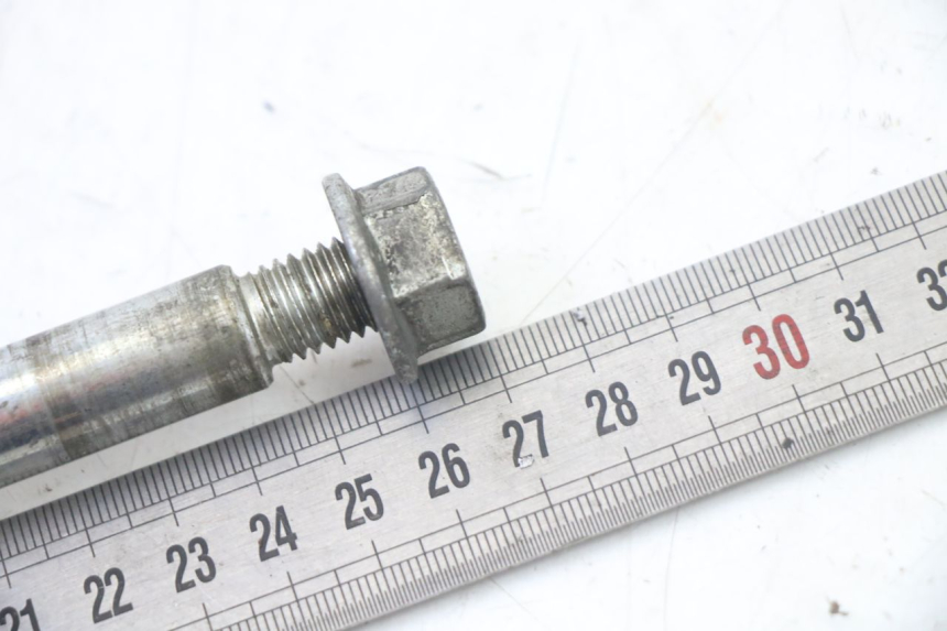 photo de AXE ROUE AVANT GILERA NEXUS 125 (2009 - 2013) - Autre angle de vue