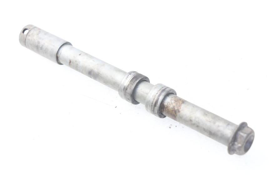 photo de AXE ROUE AVANT HONDA NSS EX FORZA 250 (2005 - 2013) - Gros plan technique