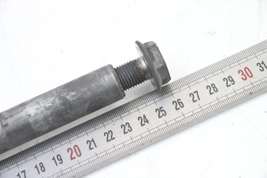 photo de AXE ROUE AVANT HONDA NTV DEAUVILLE ABS 700 (2007 - 2016) - Autre angle de vue