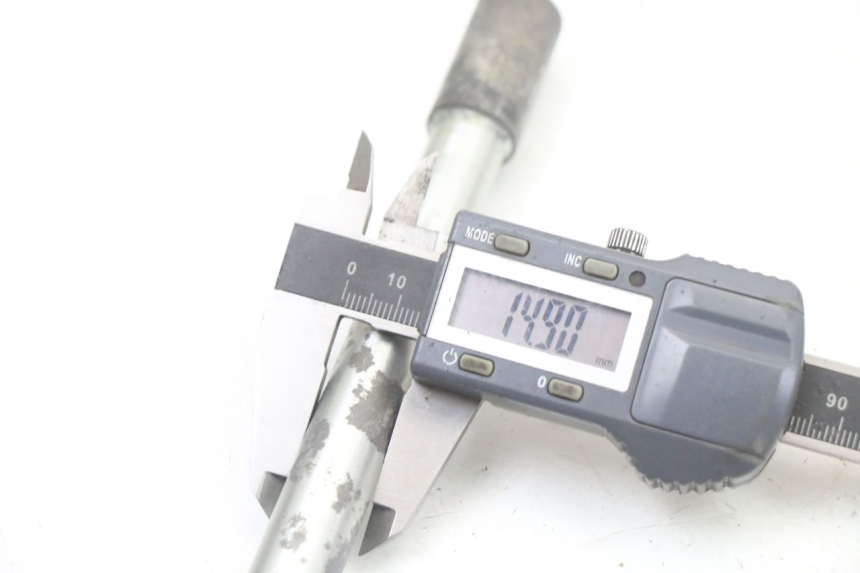 photo de AXE ROUE AVANT PEUGEOT SPEEDFIGHT 3 LC 2T 50 (2009 - 2015) - Vue d’ensemble