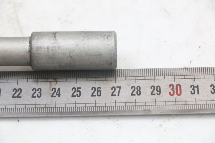 photo de AXE ROUE AVANT PIAGGIO NEW TYPHOON 50 (2010 - 2017) - Autre angle de vue