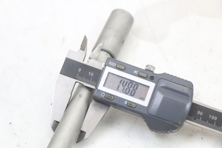 photo de AXE ROUE AVANT PIAGGIO NEW TYPHOON 50 (2010 - 2017) - Vue d’ensemble