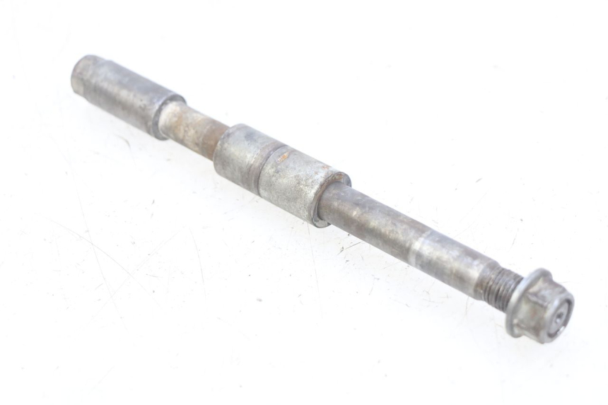 photo de AXE ROUE AVANT YCF PILOT 125 - Gros plan technique