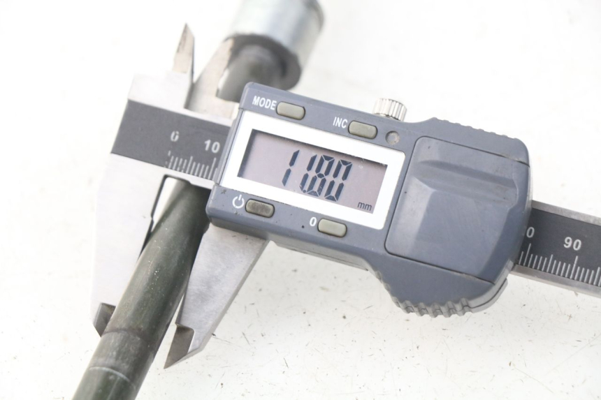 photo de AXE ROUE AVANT VASTRO R-ONE 4T 50 (2014 - 2022) - Autre angle de vue