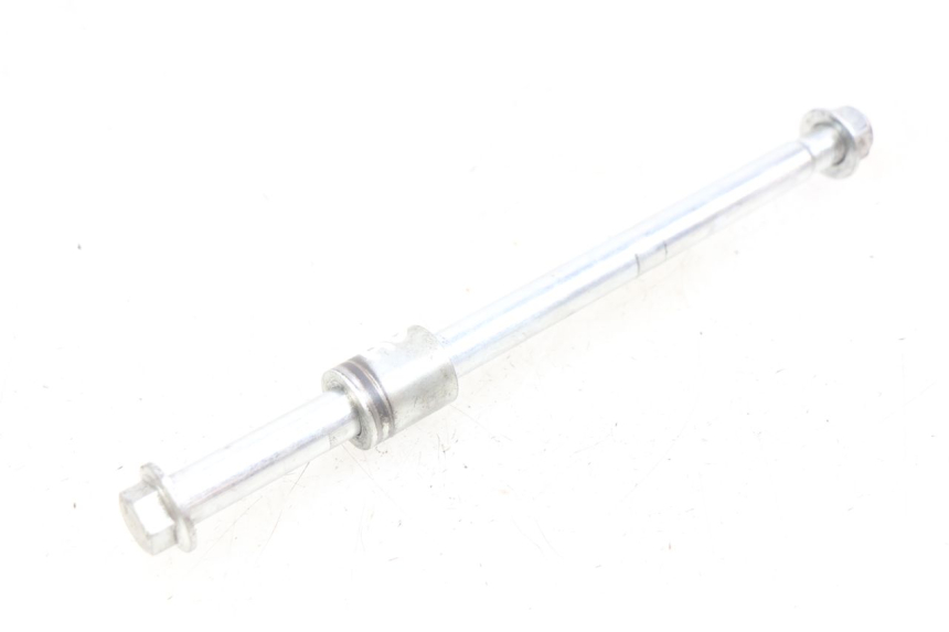 photo de AXE ROUE AVANT YAMASAKI RAPTOR 50 (2013 - 2018) - Gros plan technique