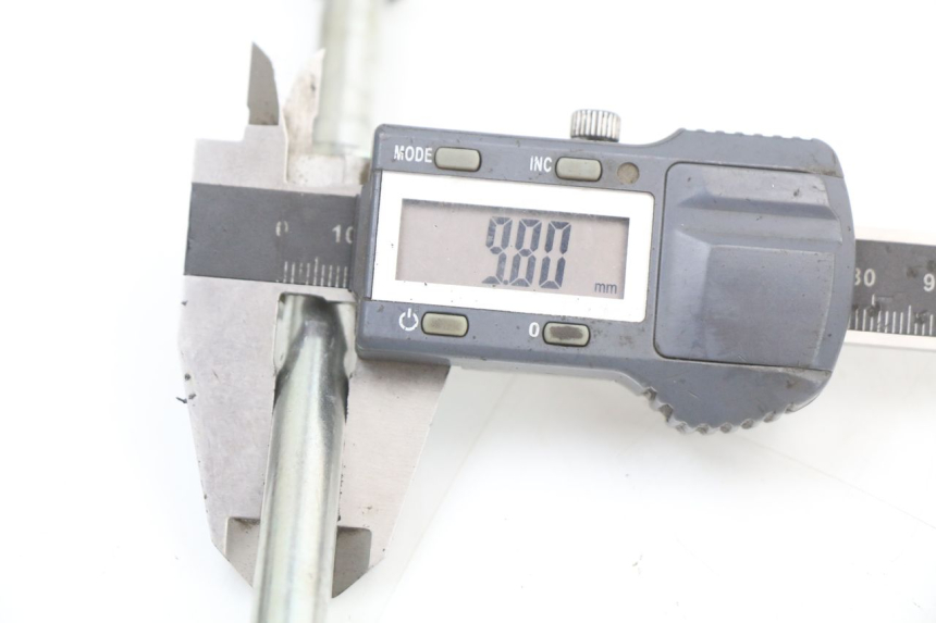 photo de AXE ROUE AVANT TNT MOTOR ROMA 10' 4T 50 (2019 - 2022) - Gros plan technique