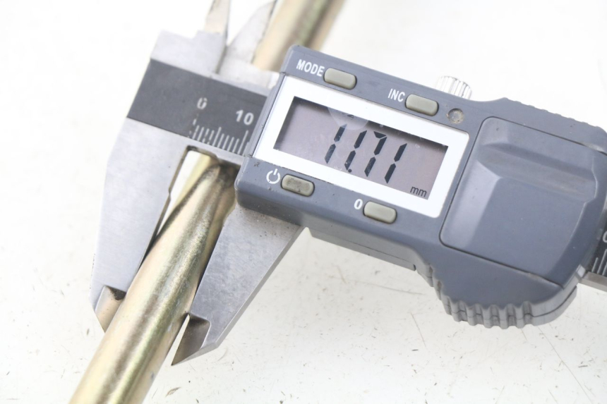 photo de AXE ROUE AVANT TNT MOTOR ROMA 12' 2T 50 (2007 - 2018) - Autre angle de vue