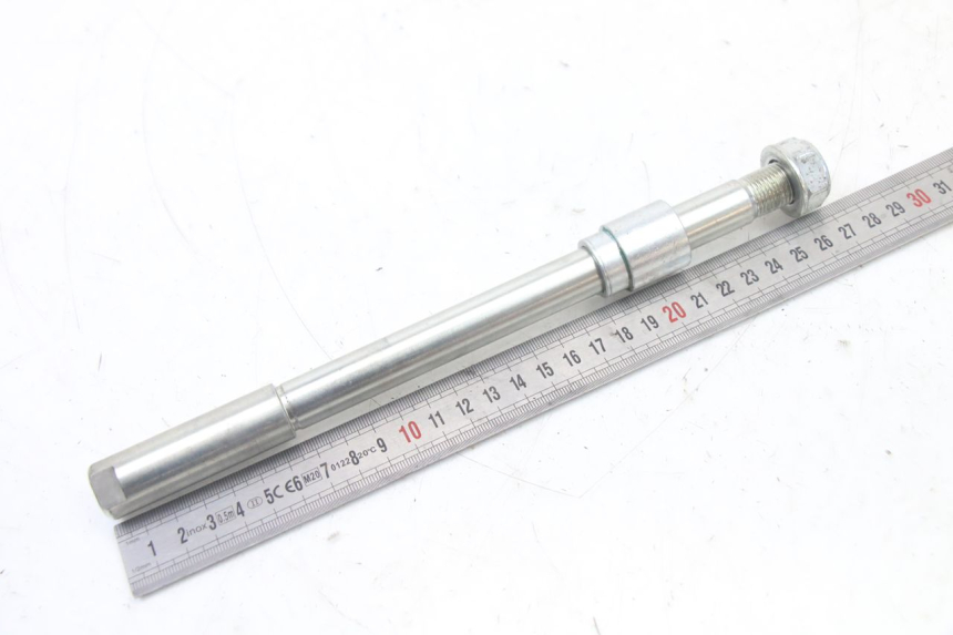 photo de AXE ROUE AVANT ROYAL ENFIELD HYMALAYAN 410 (2016 - 2023) - Zoom état d’usage