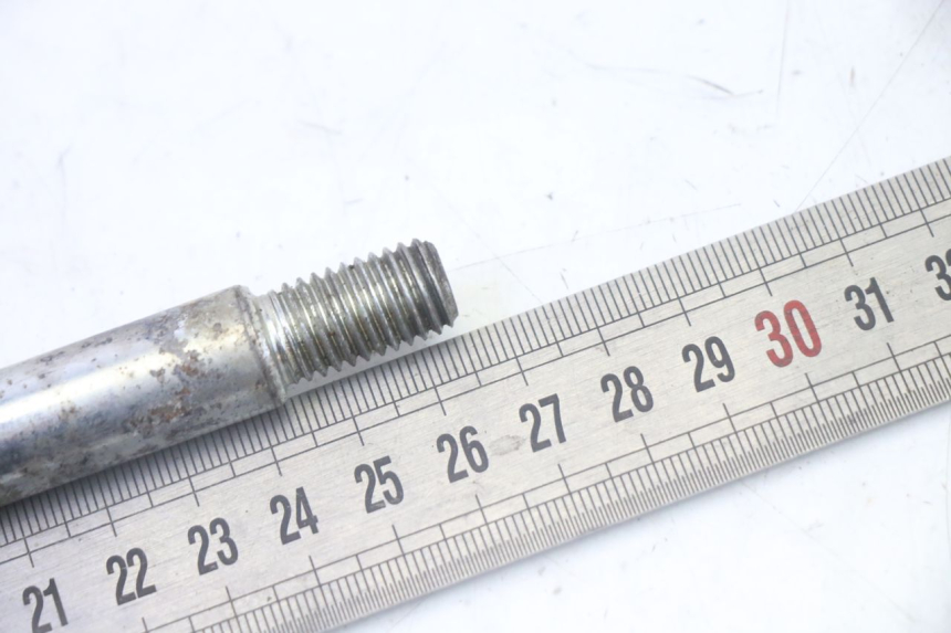 photo de AXE ROUE AVANT GILERA RUNNER SP 50 (2009 - 2017) - Autre angle de vue