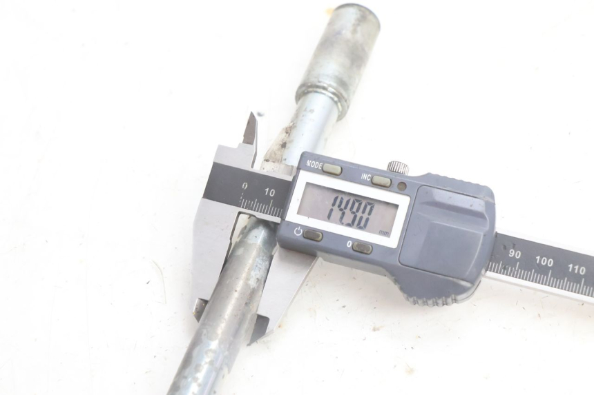 photo de AXE ROUE AVANT GILERA RUNNER SP 50 (2002 - 2004) - Vue d’ensemble