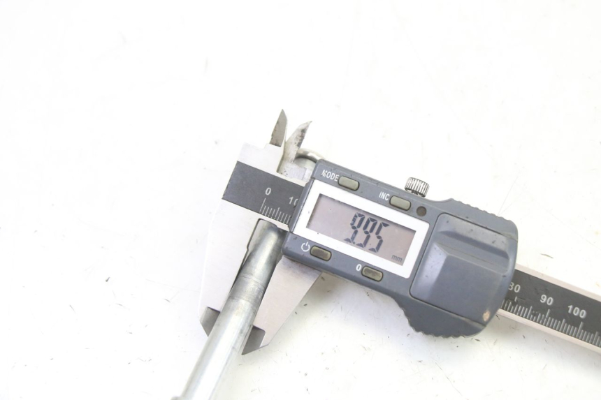 photo de AXE ROUE AVANT HERO S10 1 - Détail de la pièce