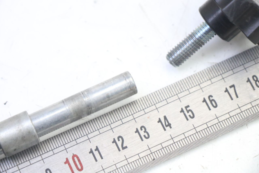 photo de AXE ROUE AVANT HERO S10 1 - Autre angle de vue