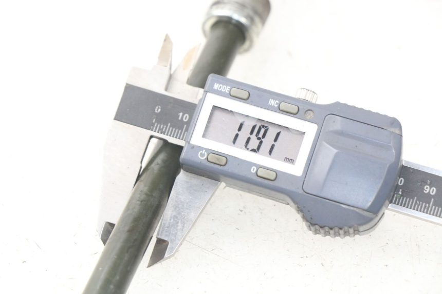 photo de AXE ROUE AVANT DAELIM S4 50 (2010 - 2015) - Autre angle de vue