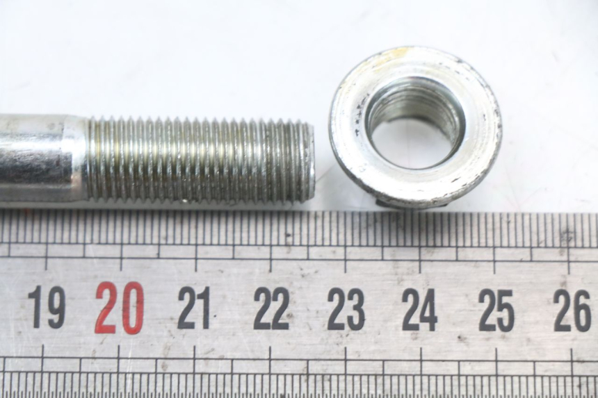 photo de AXE ROUE AVANT JM MOTORS SANTANA 50 (2014 - 2023) - Zoom état d’usage